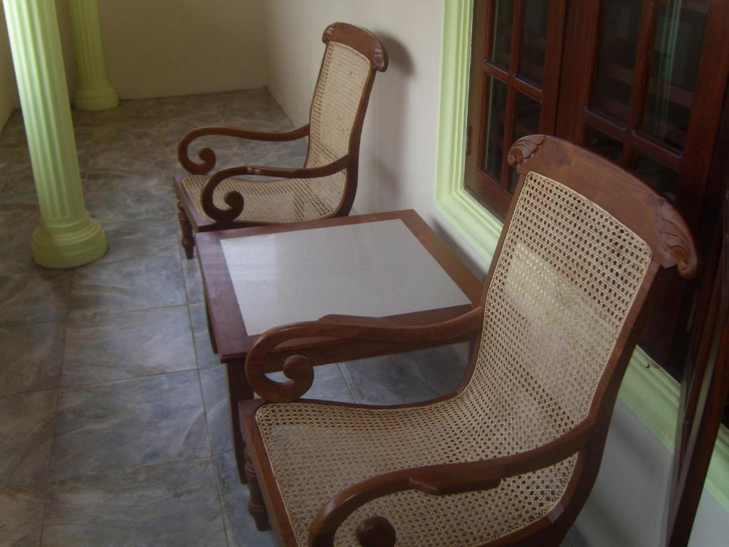 Time N Tide Beach Resort Hikkaduwa Room photo