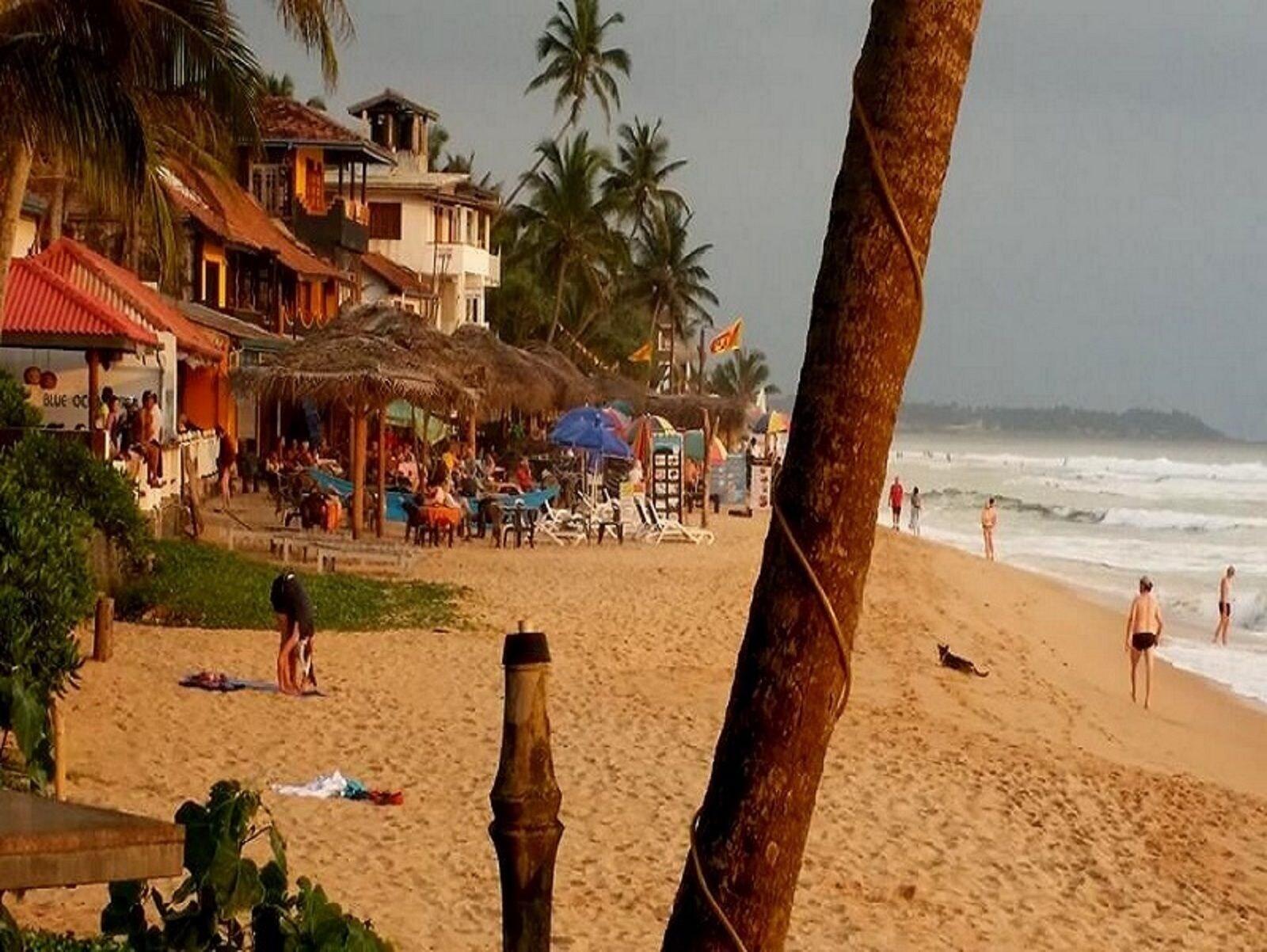 Time N Tide Beach Resort Hikkaduwa Exterior photo