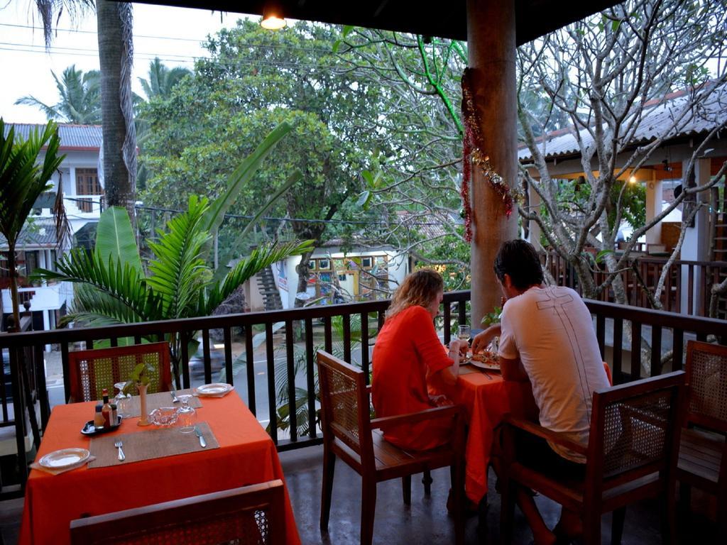 Time N Tide Beach Resort Hikkaduwa Exterior photo