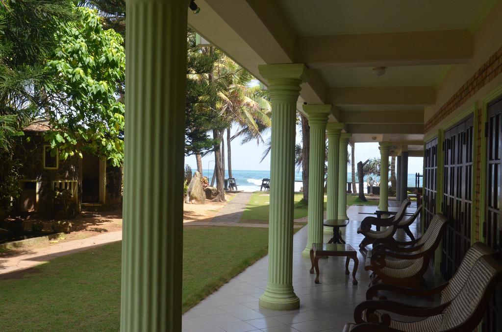 Time N Tide Beach Resort Hikkaduwa Exterior photo