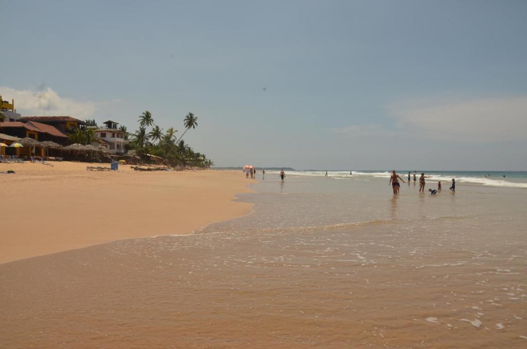 Time N Tide Beach Resort Hikkaduwa Exterior photo